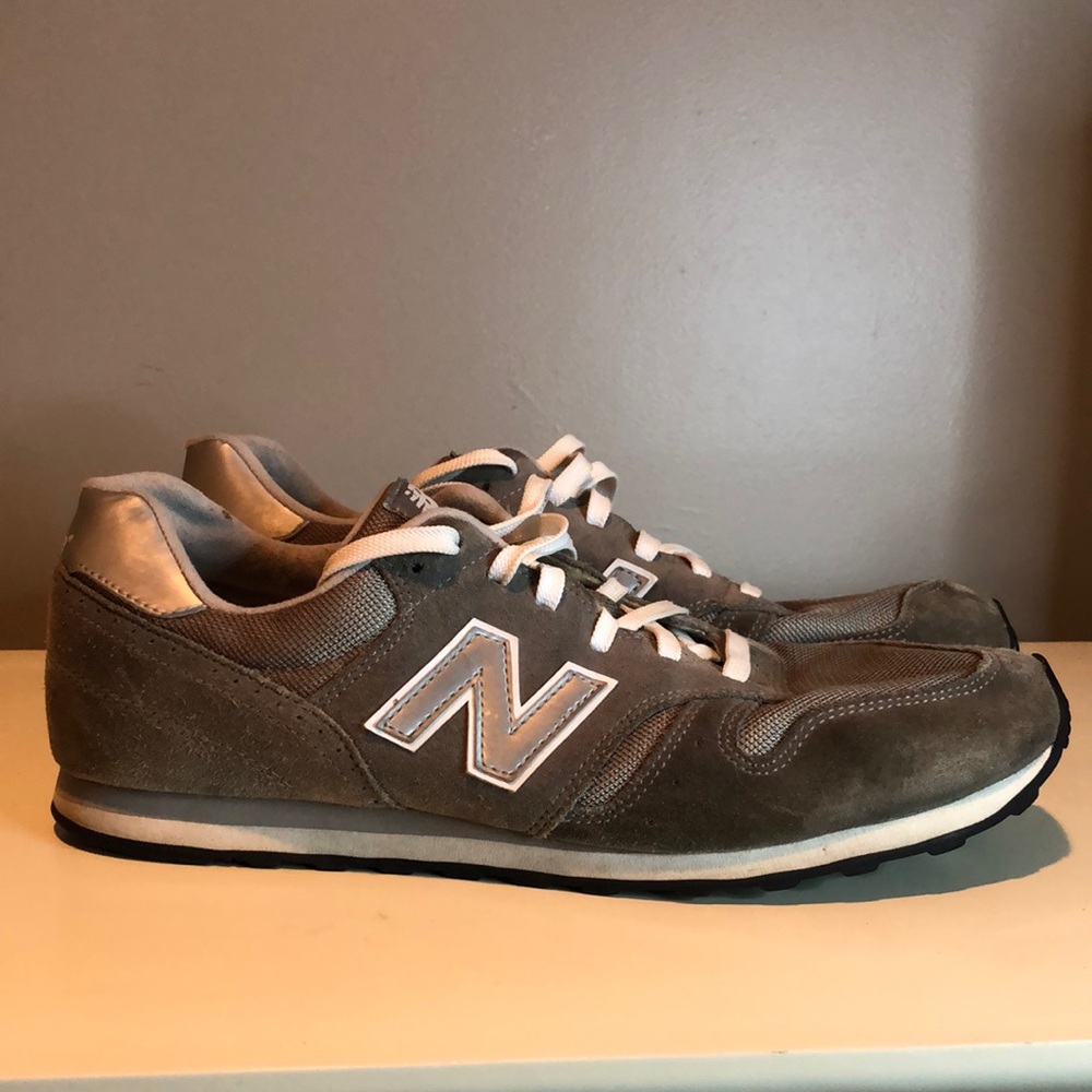 New Balance Gray Sneakers Shoes - Picture 1 of 14